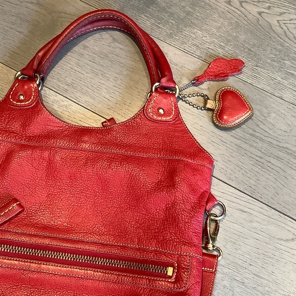 Roots Lauren Valentines Edition Red Leather Shoulder Bag.  Made in Canada 🇨🇦 - Picture 3 of 4